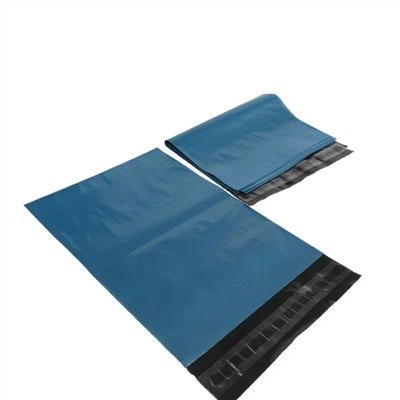 Niebieskie torby wysyłkowe