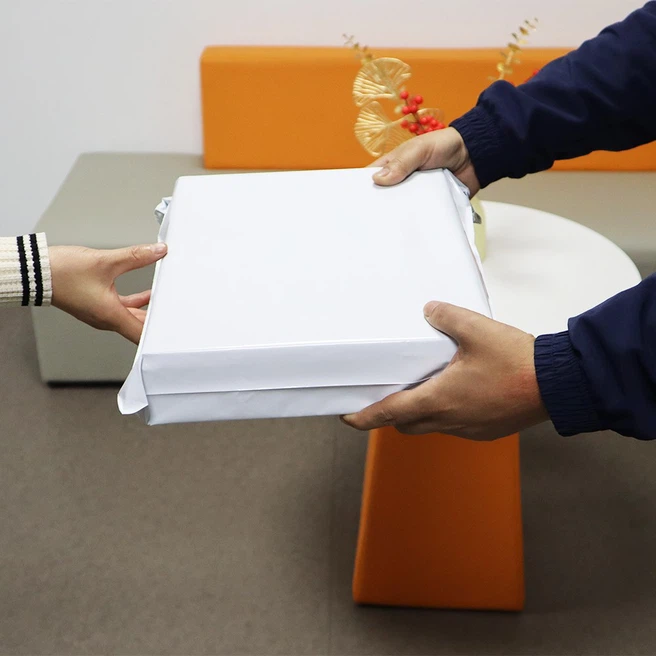 Sturdy Tearstop Large White Mailing Bag Sturdy Tearstop Large White Mailing Bag